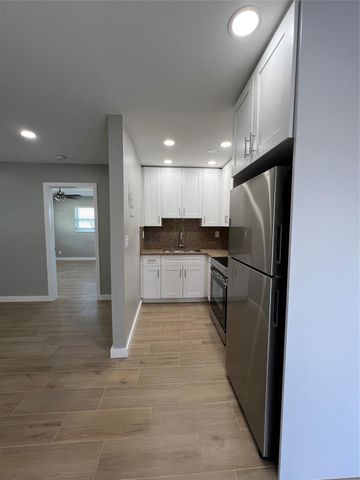 2016 NE 17th Ct 26, Fort Lauderdale, FL 33305