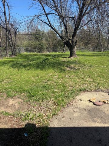 1561 Milmo Drive, Fort Worth, TX 76134