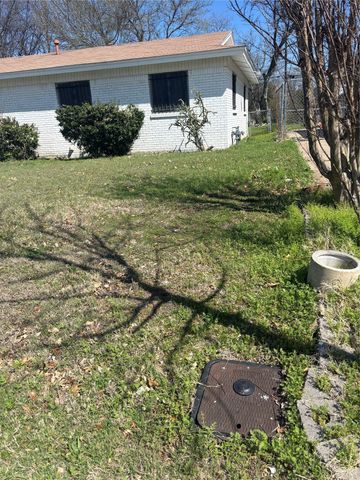 1561 Milmo Drive, Fort Worth, TX 76134