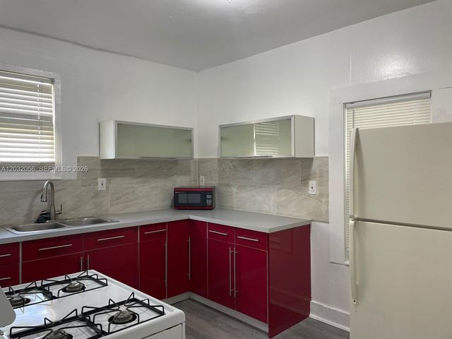 817 4th St 817, West Palm Beach, FL 33401