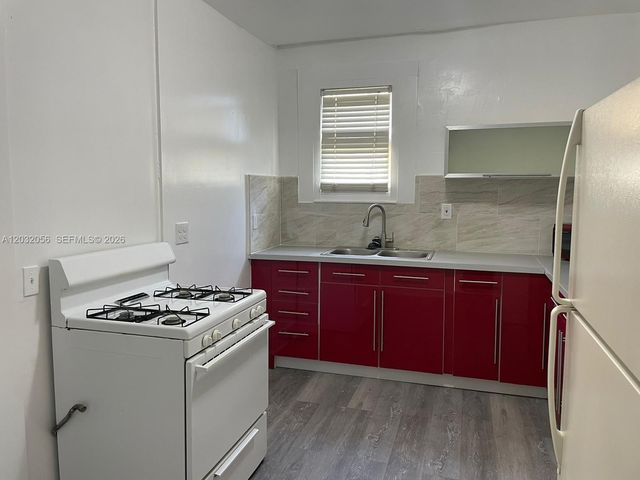 817 4th St 817, West Palm Beach, FL 33401