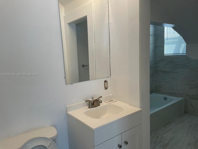 817 4th St 817, West Palm Beach, FL 33401
