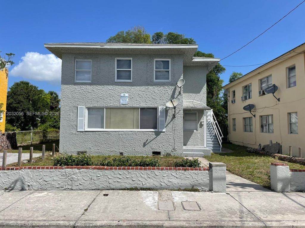 817 4th St 817, West Palm Beach, FL 33401