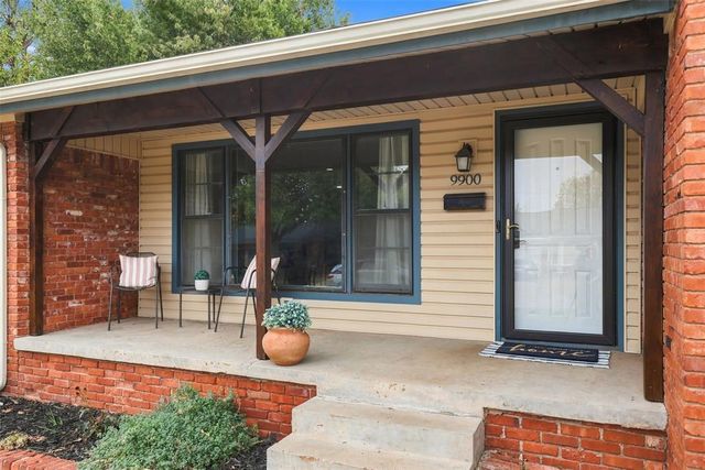 9900 Chesterton Place, The Village, OK 73120