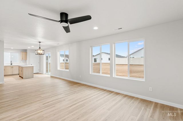 13711 Inman Ct, Caldwell, ID 83607