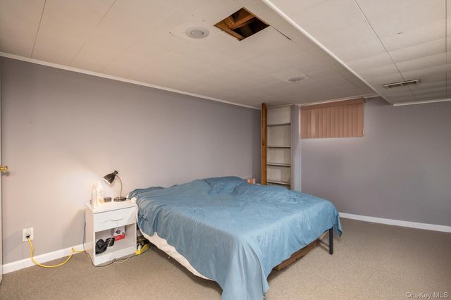 42 Netto Lane, Plainview, NY 11803