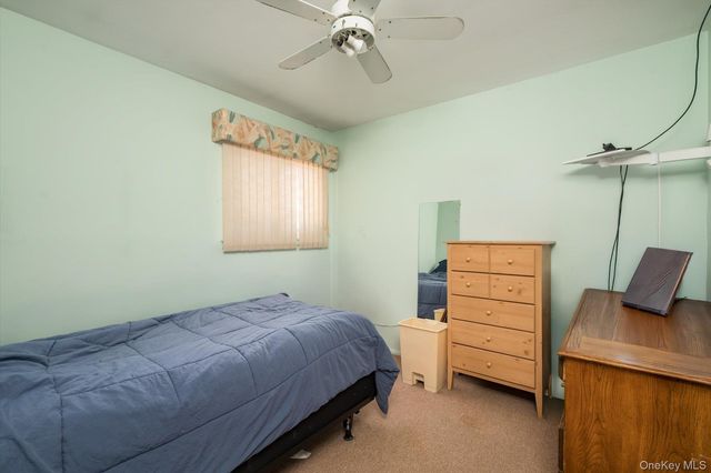 42 Netto Lane, Plainview, NY 11803