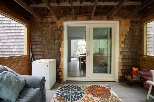 95 Rockville Avenue, Hatchville, MA 02536