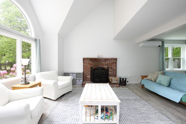 95 Rockville Avenue, Hatchville, MA 02536