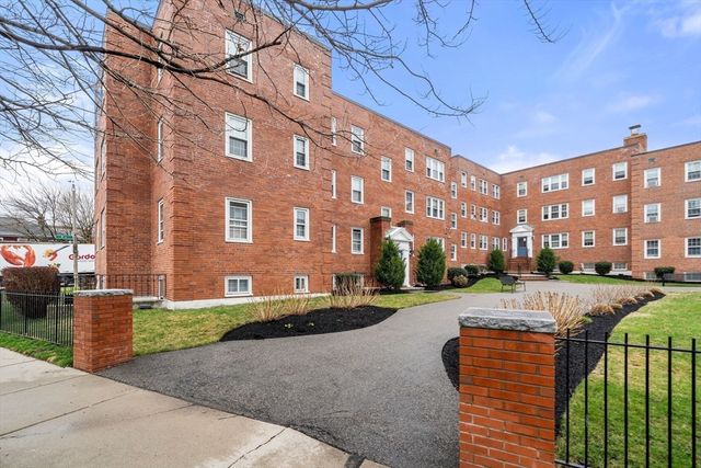 33 Lennon Ct. 31, Boston, MA 02127