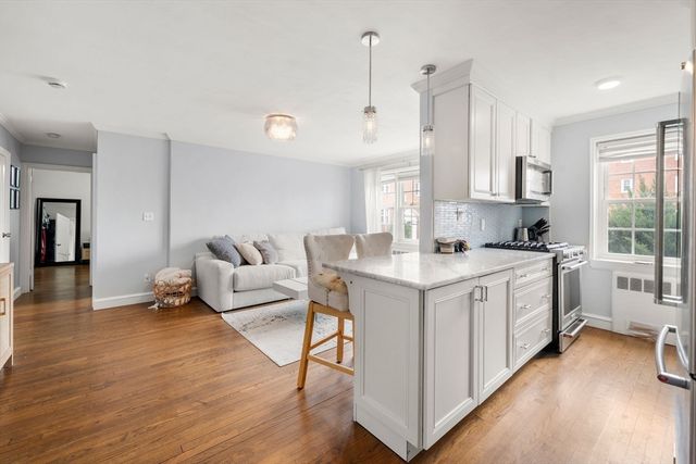 33 Lennon Ct. 31, Boston, MA 02127