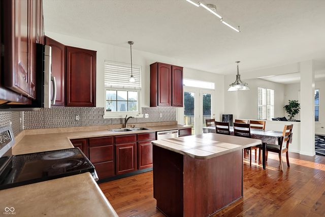 2161 Silver Rose Drive, Avon, IN 46123