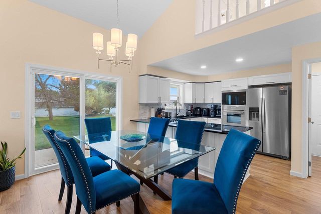1087 STILLMEADOW LANE, Menasha, WI 54952
