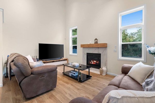 1087 STILLMEADOW LANE, Menasha, WI 54952