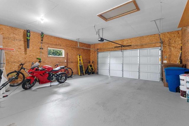 1087 STILLMEADOW LANE, Menasha, WI 54952