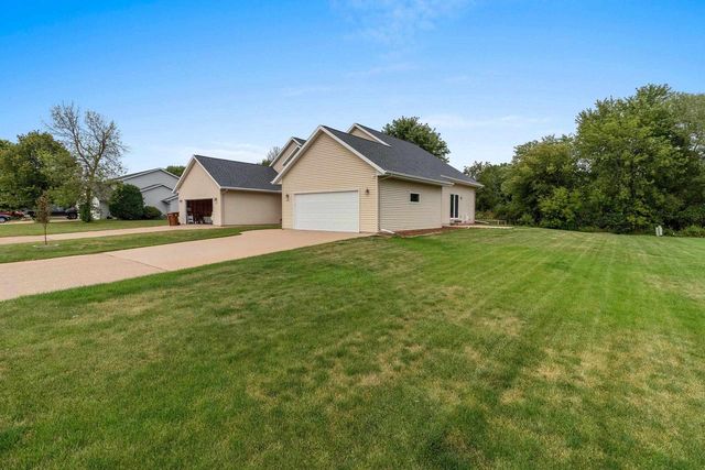 1087 STILLMEADOW LANE, Menasha, WI 54952