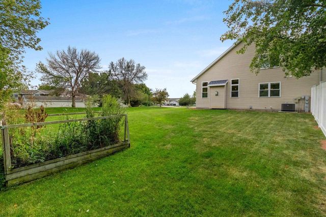 1087 STILLMEADOW LANE, Menasha, WI 54952