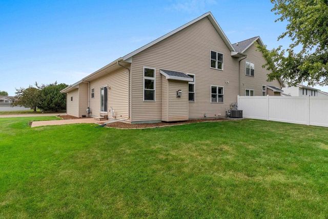 1087 STILLMEADOW LANE, Menasha, WI 54952