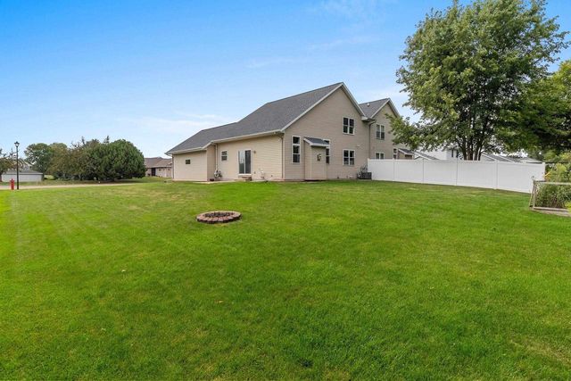 1087 STILLMEADOW LANE, Menasha, WI 54952