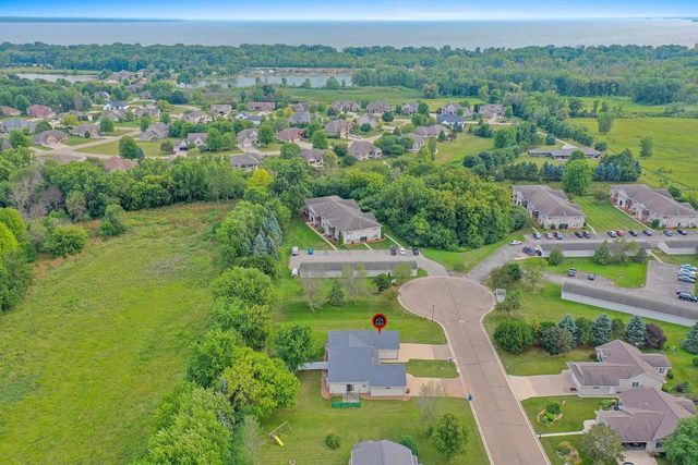 1087 STILLMEADOW LANE, Menasha, WI 54952