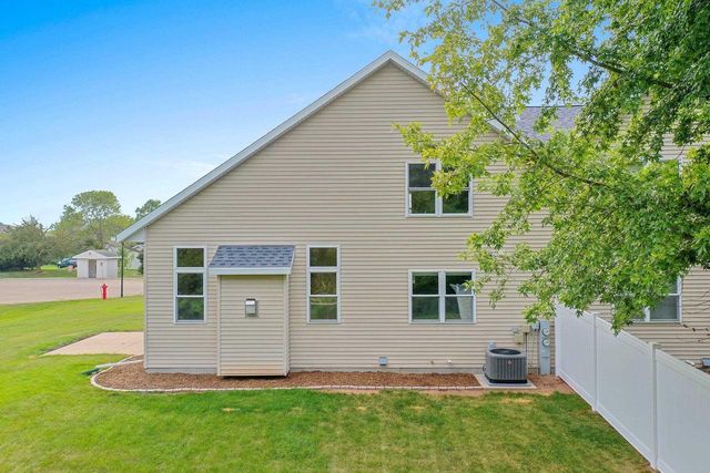 1087 STILLMEADOW LANE, Menasha, WI 54952
