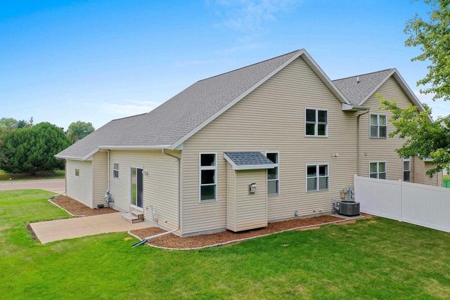 1087 STILLMEADOW LANE, Menasha, WI 54952