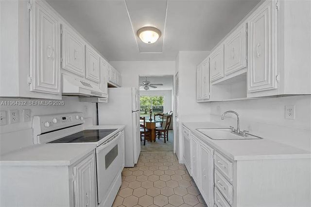 8105 NW 61st St A206, Tamarac, FL 33321