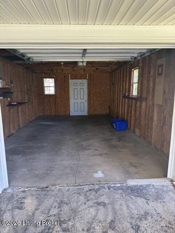2117 West Ln, Louisville, KY 40216