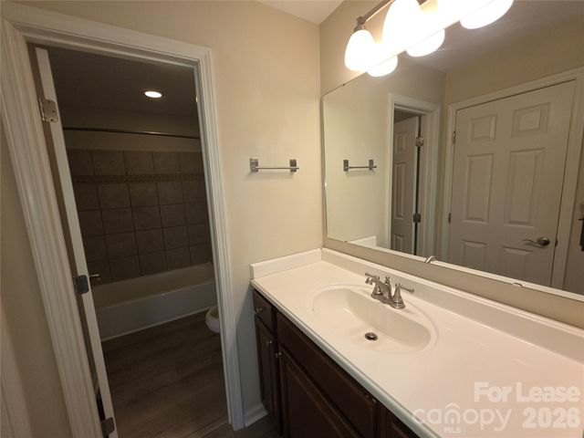 7325 Winery Lane, Charlotte, NC 28227