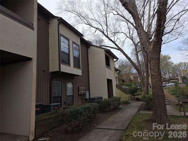 7325 Winery Lane, Charlotte, NC 28227