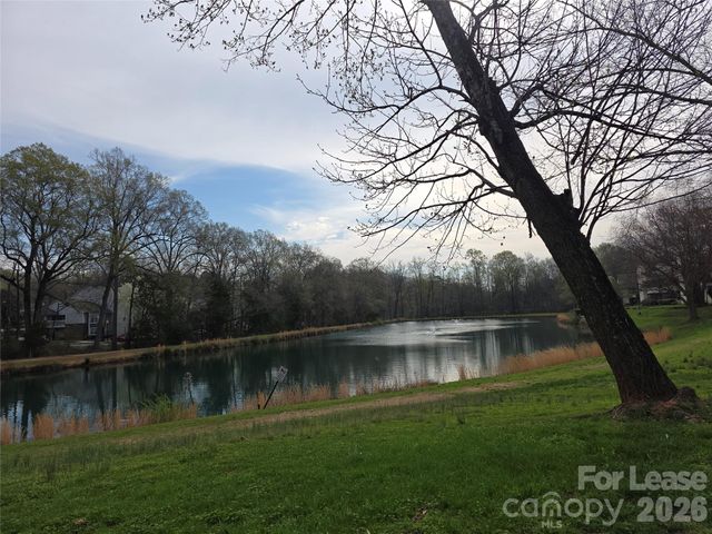 7325 Winery Lane, Charlotte, NC 28227