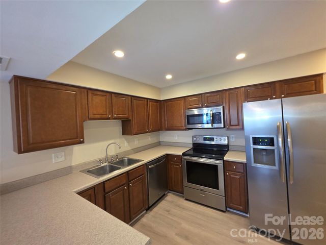 7325 Winery Lane, Charlotte, NC 28227