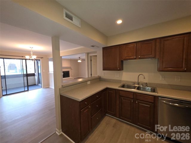 7325 Winery Lane, Charlotte, NC 28227