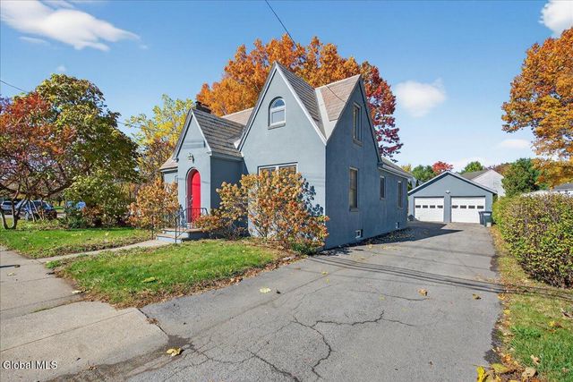 261 W Circular Street, Saratoga Springs, Inside, NY 12866