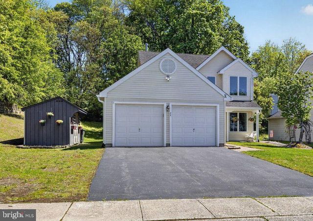 24 TUDOR DR, Burlington, NJ 08016