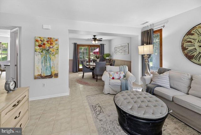 24 TUDOR DR, Burlington, NJ 08016