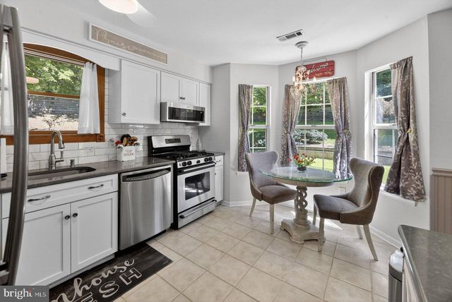 24 TUDOR DR, Burlington, NJ 08016