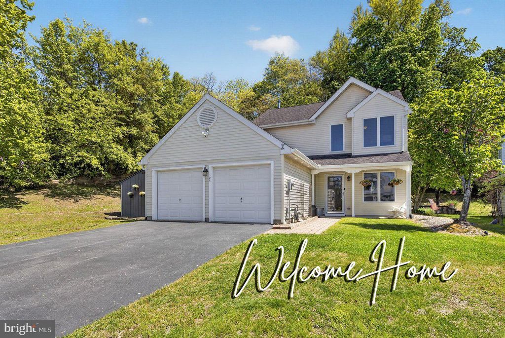 24 TUDOR DR, Burlington, NJ 08016