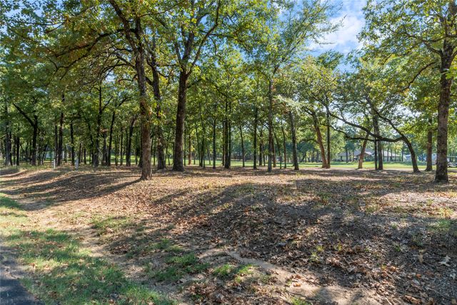 223 Colonial Drive, Mabank, TX 75156