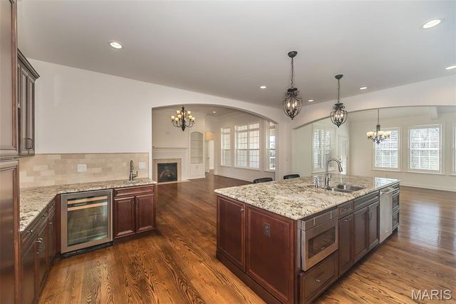 30 Meadowbrook Country Club Estate, Ballwin, MO 63011