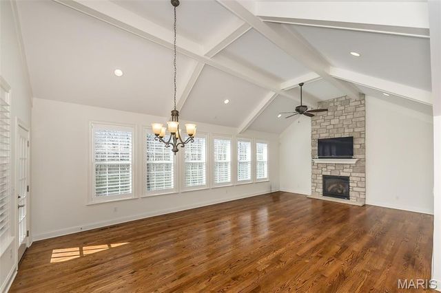 30 Meadowbrook Country Club Estate, Ballwin, MO 63011