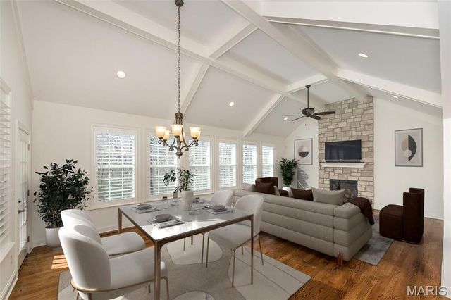 30 Meadowbrook Country Club Estate, Ballwin, MO 63011