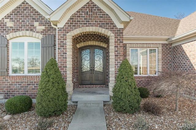 30 Meadowbrook Country Club Estate, Ballwin, MO 63011