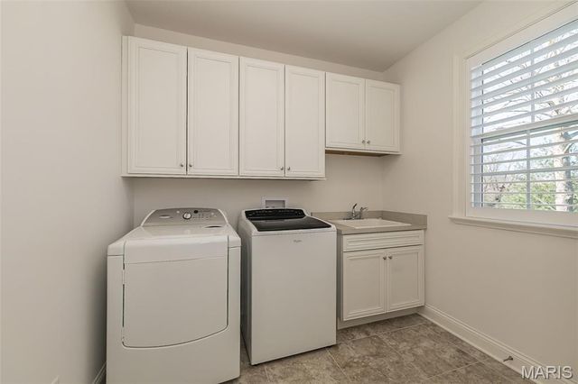 30 Meadowbrook Country Club Estate, Ballwin, MO 63011