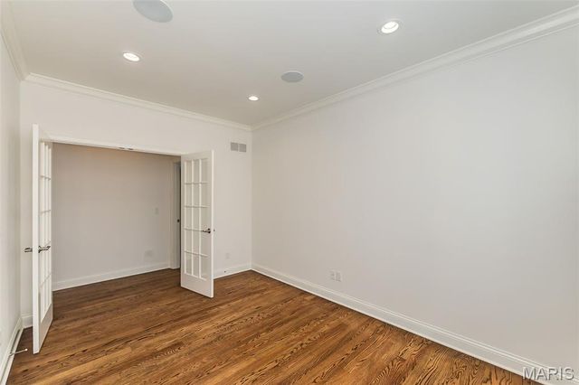 30 Meadowbrook Country Club Estate, Ballwin, MO 63011