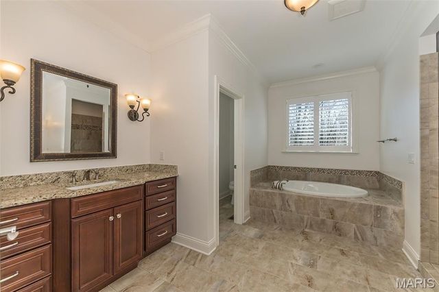 30 Meadowbrook Country Club Estate, Ballwin, MO 63011