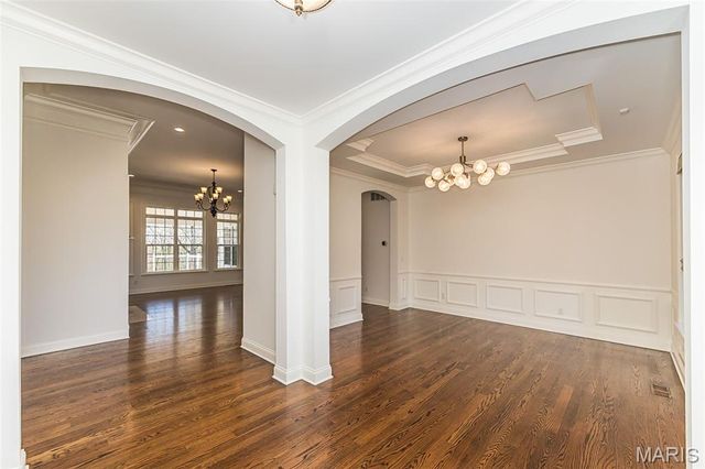 30 Meadowbrook Country Club Estate, Ballwin, MO 63011