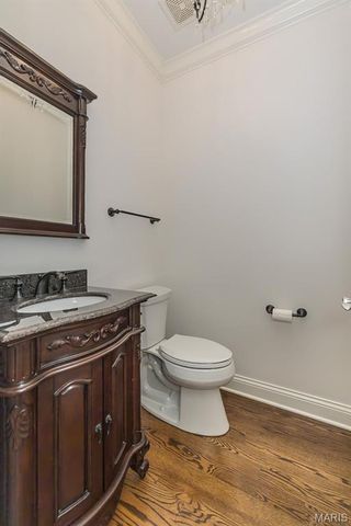 30 Meadowbrook Country Club Estate, Ballwin, MO 63011