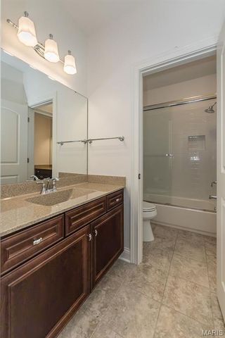 30 Meadowbrook Country Club Estate, Ballwin, MO 63011