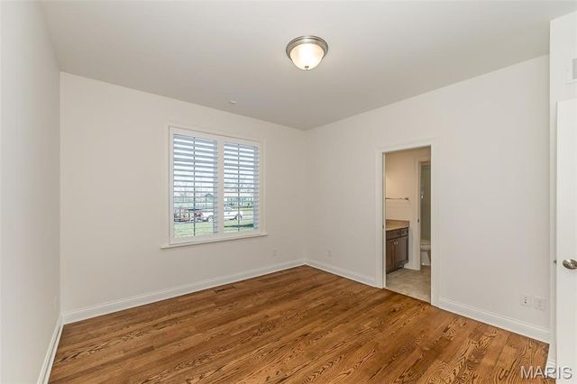 30 Meadowbrook Country Club Estate, Ballwin, MO 63011